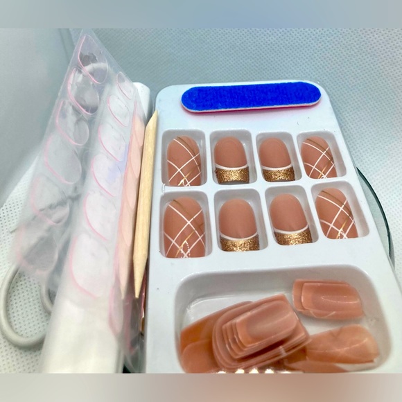 24pcs White French Tip Press On Nails/1pc Handheld Portable Led Nail Lamps Pen - Picture 9 of 15